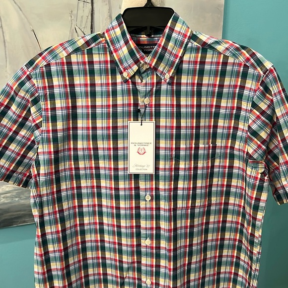 Roundtree & Yorke Other - NWT Roundtree & Yorke Short Sleeve Button Down Shirt, Small